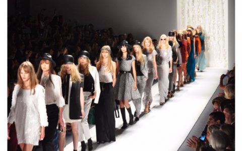 NY Fashion Week: Best collections and runway looks! ny fashion week 2018 NY Fashion Week 2018: Best collections and runway looks! newyorkfashionweekmarketingstrategyaudienceengagement11 480x300