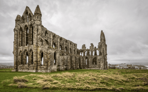 10 Haunted Places To Visit For A Spooky Halloween_feat haunted places to visit 10 Haunted Places To Visit For A Spooky Halloween 10 Haunted Places To Visit For A Spooky Halloween feat 480x300
