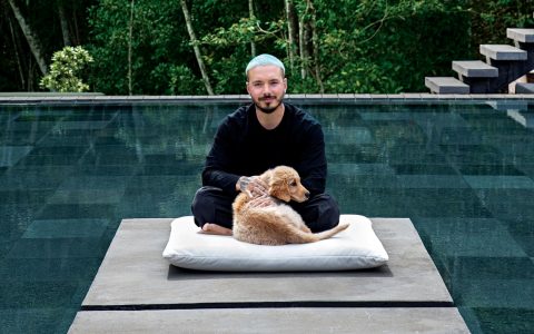 Get Inside J Balvin's Feng Shui Getaway and Steal The Look! j balvin Get Inside J Balvin’s Feng Shui Getaway and Steal The Look! Get Inside J Balvins Feng Shui Getaway and Steal The Look capa 480x300