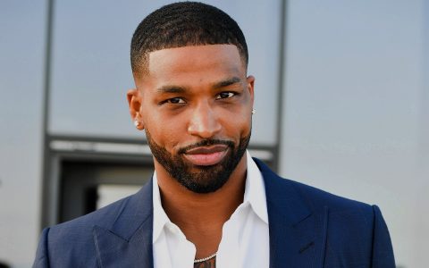 Tristan Thompson's Luxurious Encino Home By Ryan Saghian Is For Sale! tristan thompson Tristan Thompson’s Luxurious Encino Home By Ryan Saghian Is For Sale! Tristan Thompsons Luxurious Encino Home By Ryan Saghian Is For Sale capa 480x300