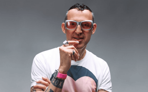 INSPIRATIONS My Design Journey Karim Rashid On His New Design Collection and Becoming One of The Most Prolific Designers of His Generation karim rashid My Design Journey: Karim Rashid On His New Design Collection and Becoming One of The Most Prolific Designers of His Generation INSPIRATIONS My Design Journey Karim Rashid On His New Design Collection and Becoming One of The Most Prolific Designers of His Generation 480x300