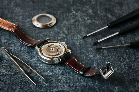 Horloge reparaties in Amsterdam Bij horlogemaker Mio