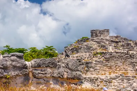 las ruinas mayas de cancun, son las zonas arqueologicas mas conocidas en cancun