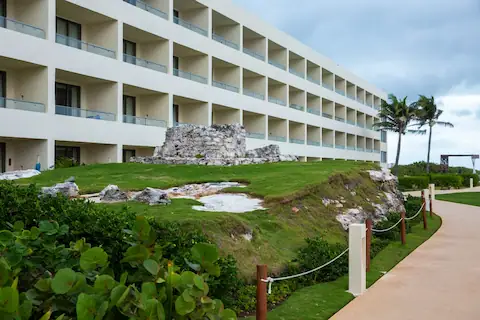 museo de cancun se encuentra en la zona arqueologica de san miguelito