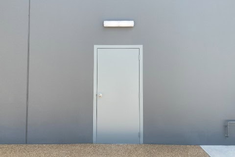 sentry 100.TP Industrial Tilt Panel Door