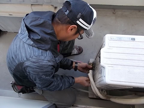 日置市でネット購入のエアコン工事ならハロー電気工事センターへ！