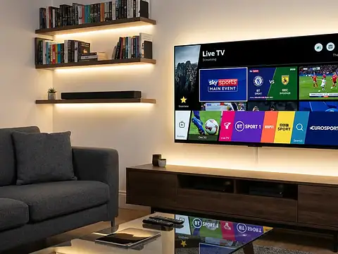 B1G Player IPTV app streaming live TV channels on UK Smart TV