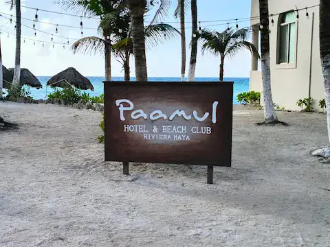 paamul beach y hotel dentro de la misma