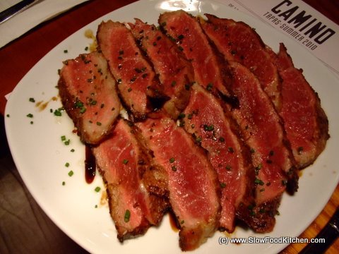 Ibérico black pig shoulder blade cooked medium-rare