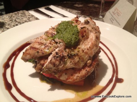 Pollo Rosmarino: Chargrilled chicken marinated in rosemary, with chargrilled vegetables, wilted spinach & pesto Pontis Italian Oxford Circus Chargrilled chicken marinated in rosemary,