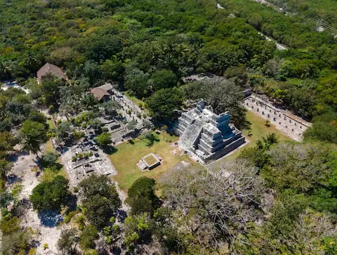 zona arqueologica el meco en cancun