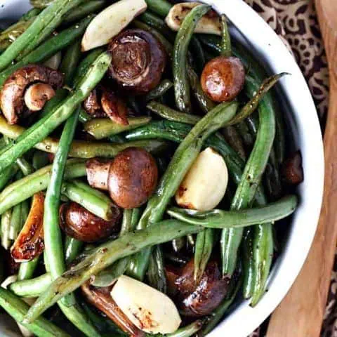 Balsamic Garlic Roasted Green Beans and Mushrooms