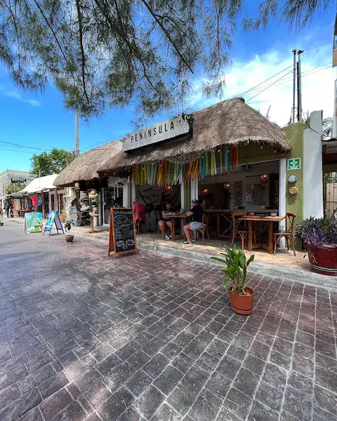 Restaurant cerca de la playa de puerto morelos