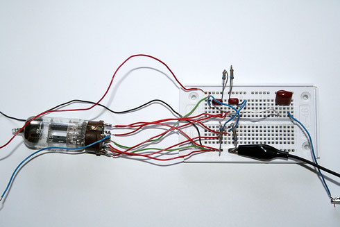 Oszillatorschaltung mit der Röhre ECC81 (Foto: via bastelnmitelektronik.de)