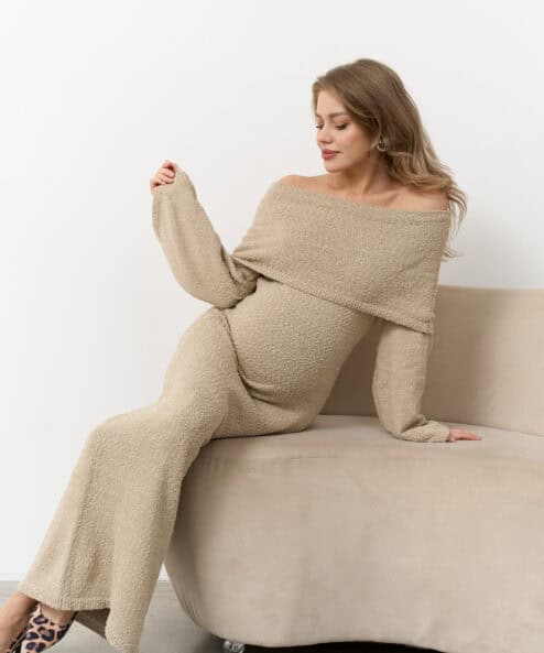 Бежевое платье с открытыми плечами Afrodita