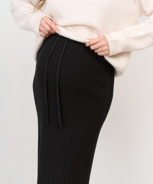 Alternative view of Черная трикотажная юбка в рубчик Peony