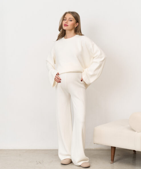 Alternative view of Молочный вязаный костюм с брюками и джемпером Cozy