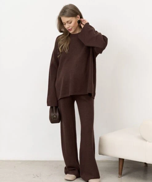 Шоколаный вязаный костюм с брюками и джемпером Cozy