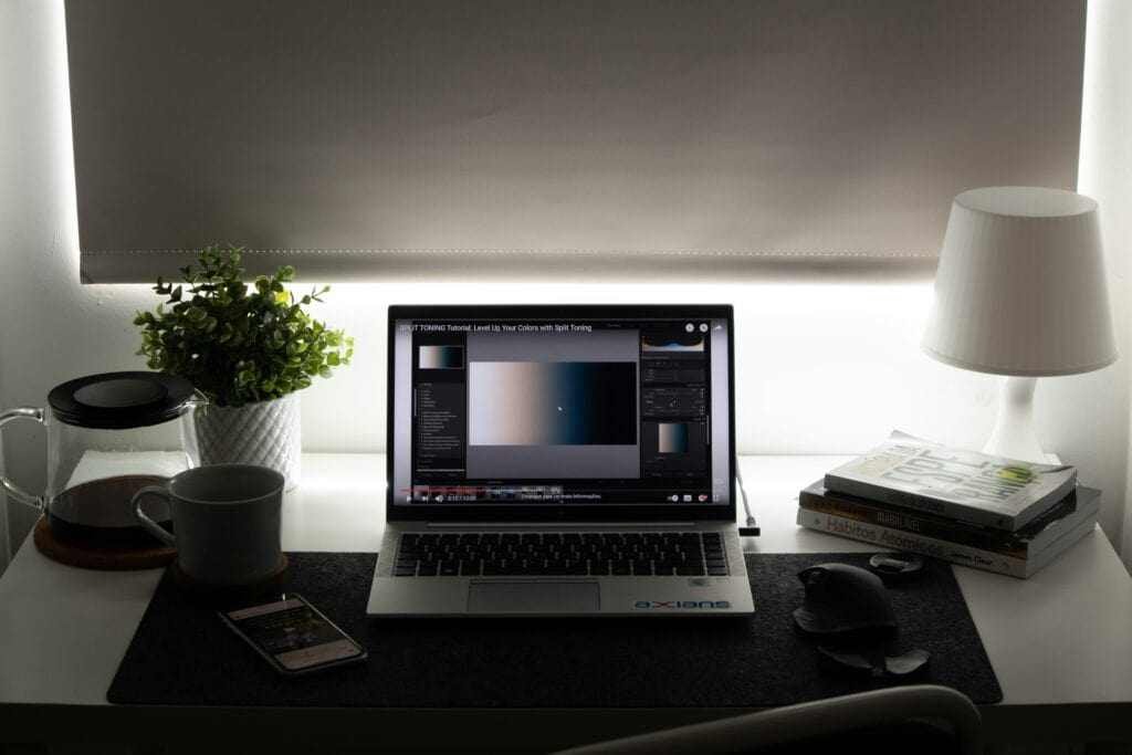 nubelson-fernandes-9_AChhXcrc8-unsplash HOME-BASED BUSINESS