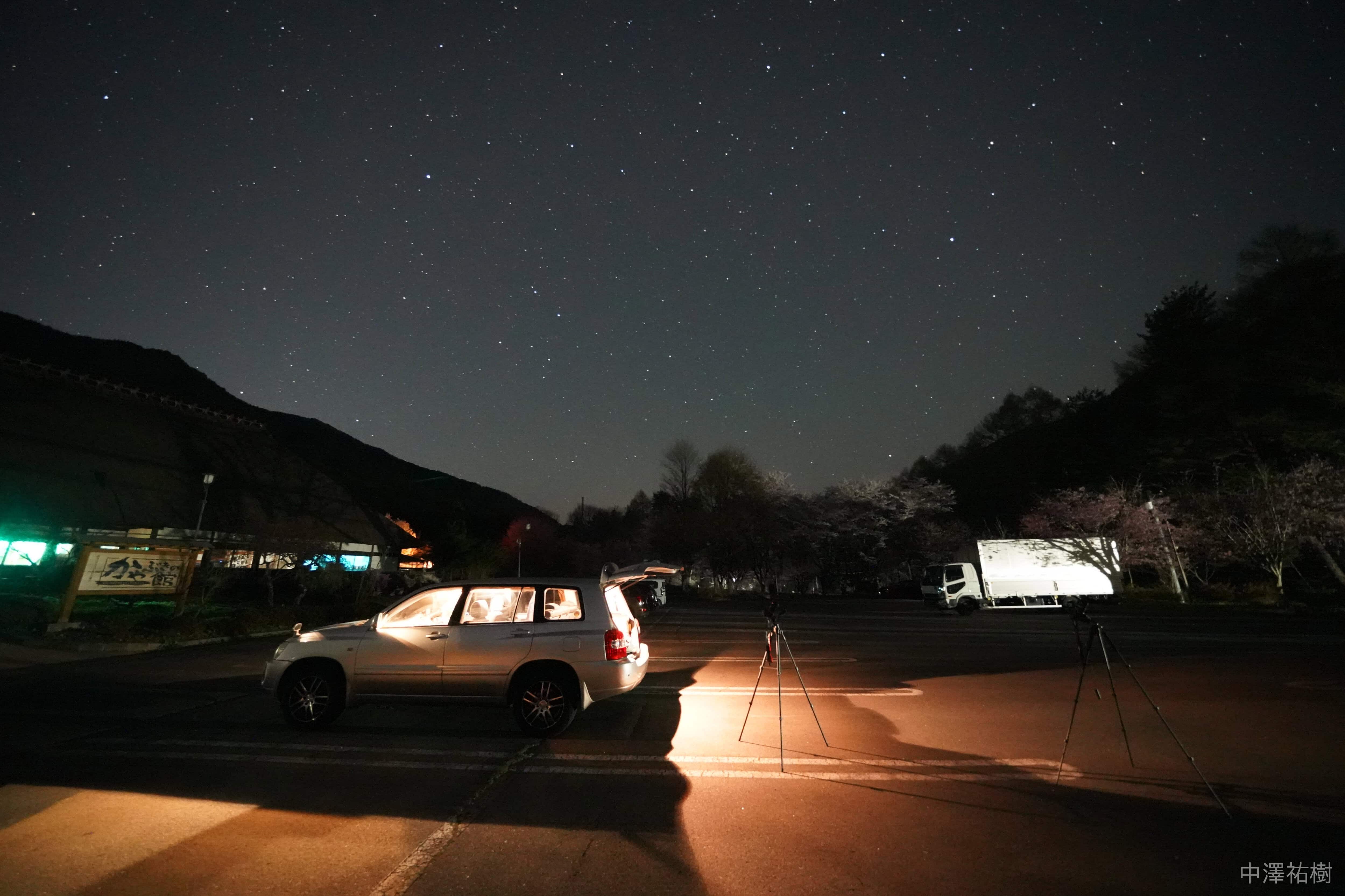 星空と撮影機材、車、宿１、ISO16000、12mm