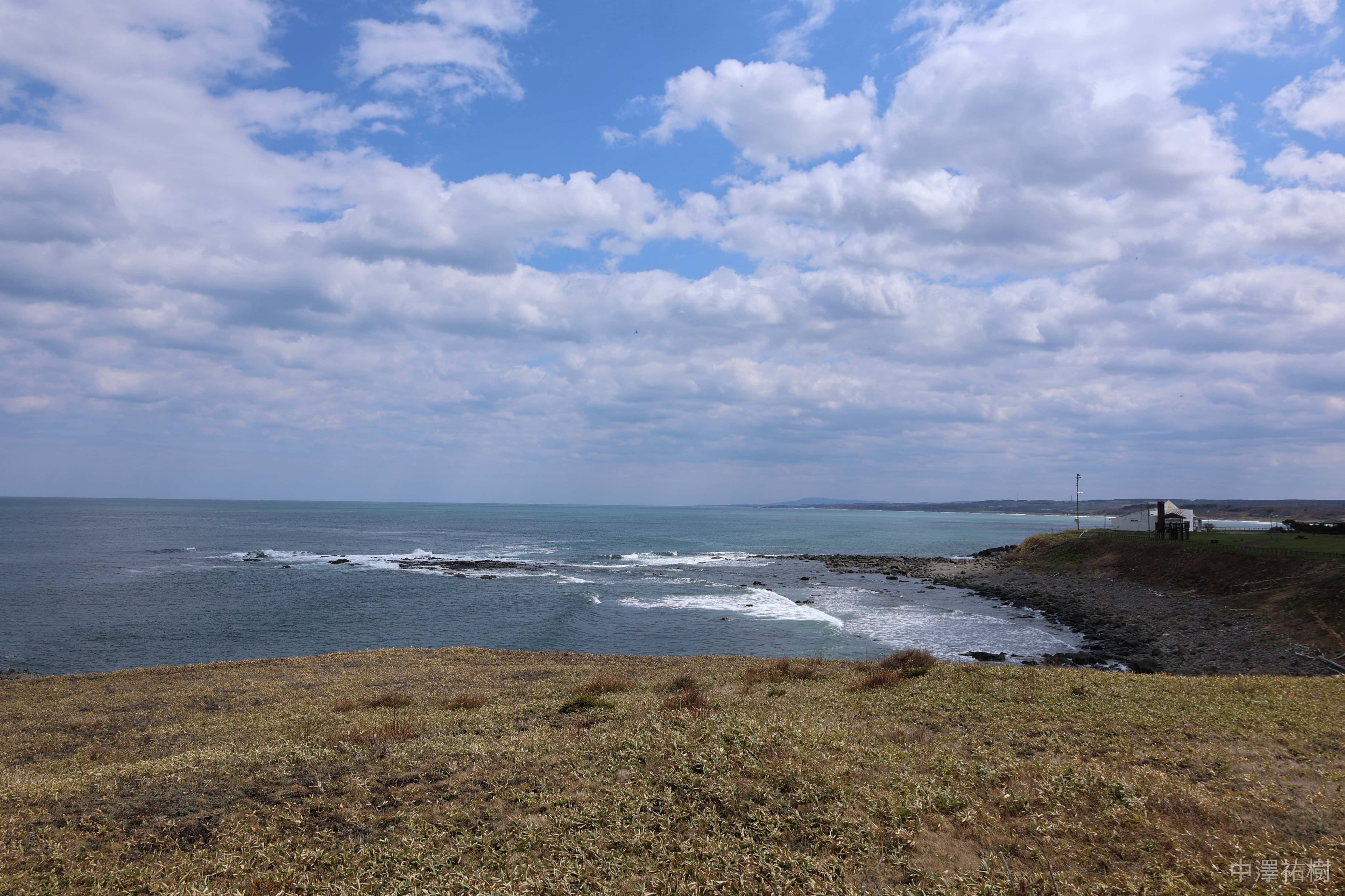 22.日の出岬・岩礁と青い海