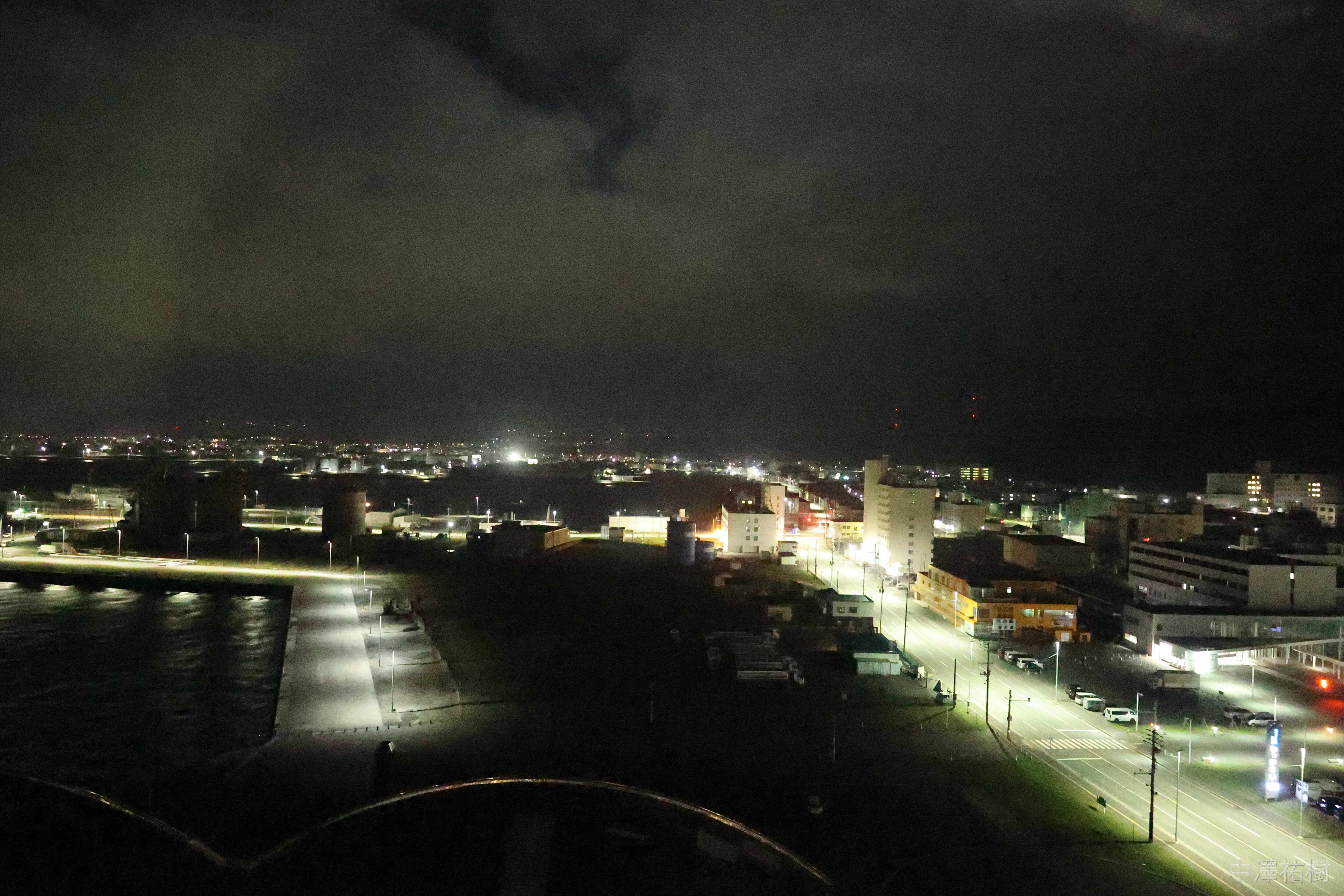 235.サーフィールホテル稚内・客室から稚内市街地の夜景