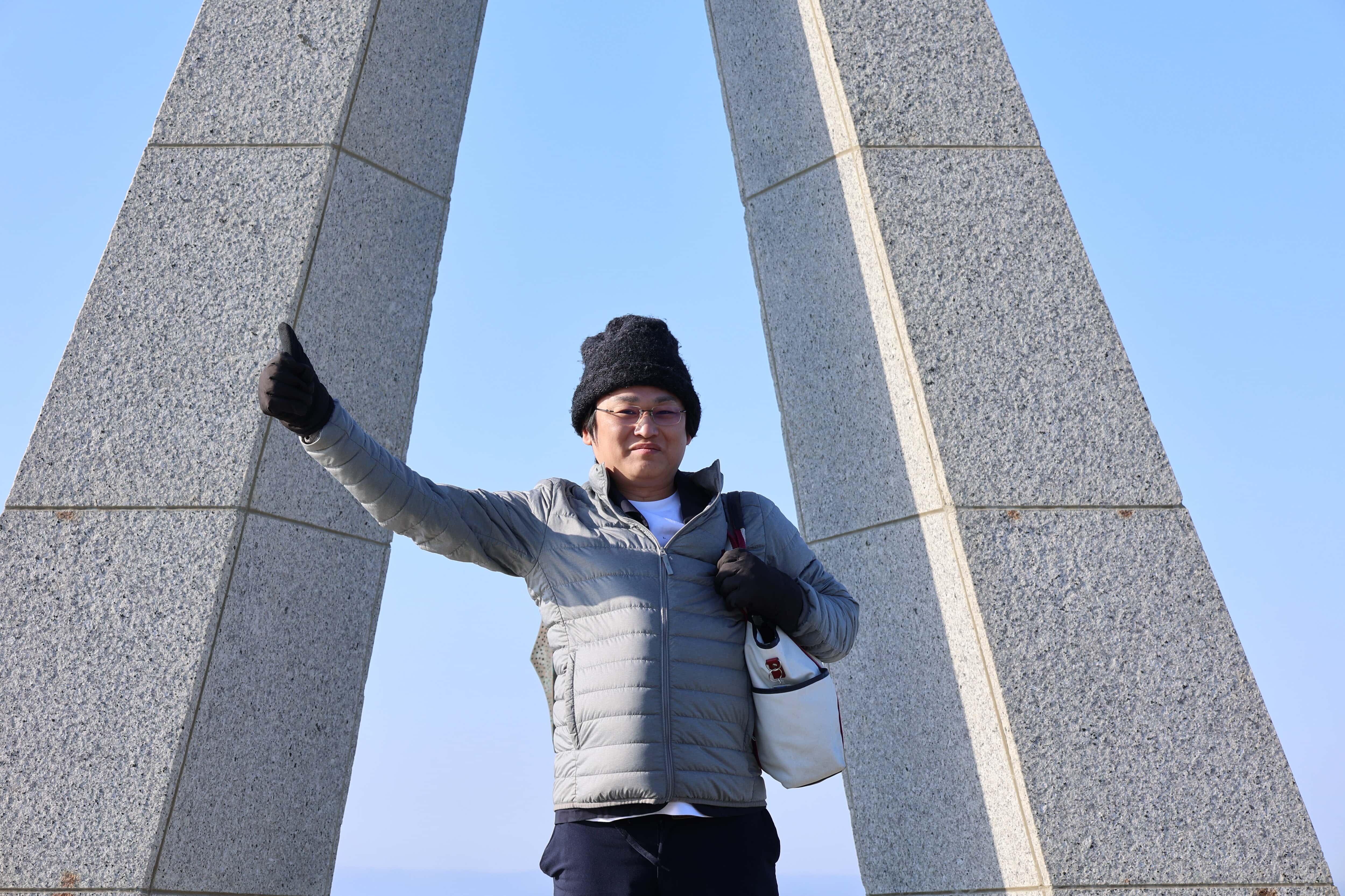 67.宗谷岬・日本最北端の地モニュメントと人物