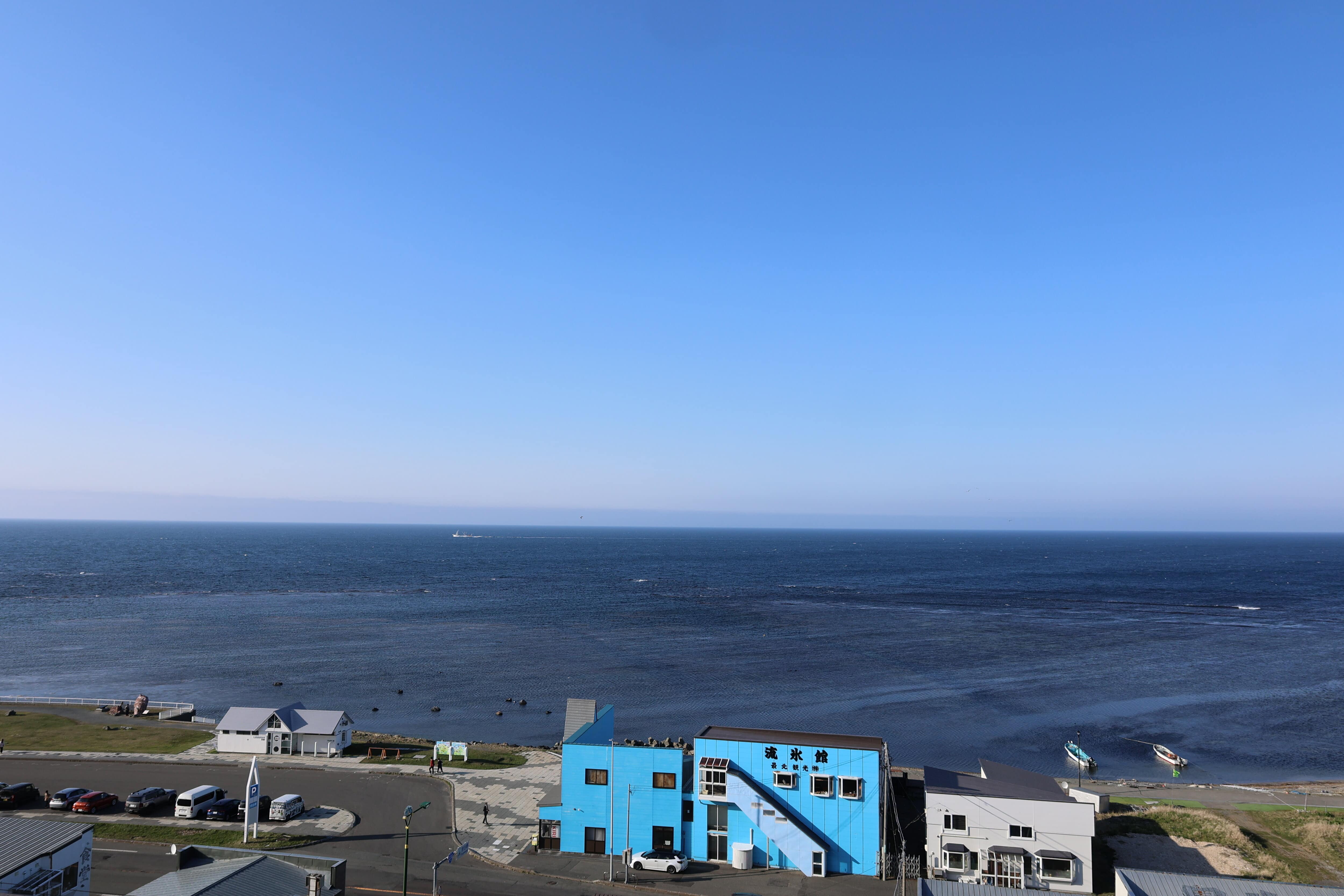 82.宗谷岬・宗谷海峡とサハリン（霞）