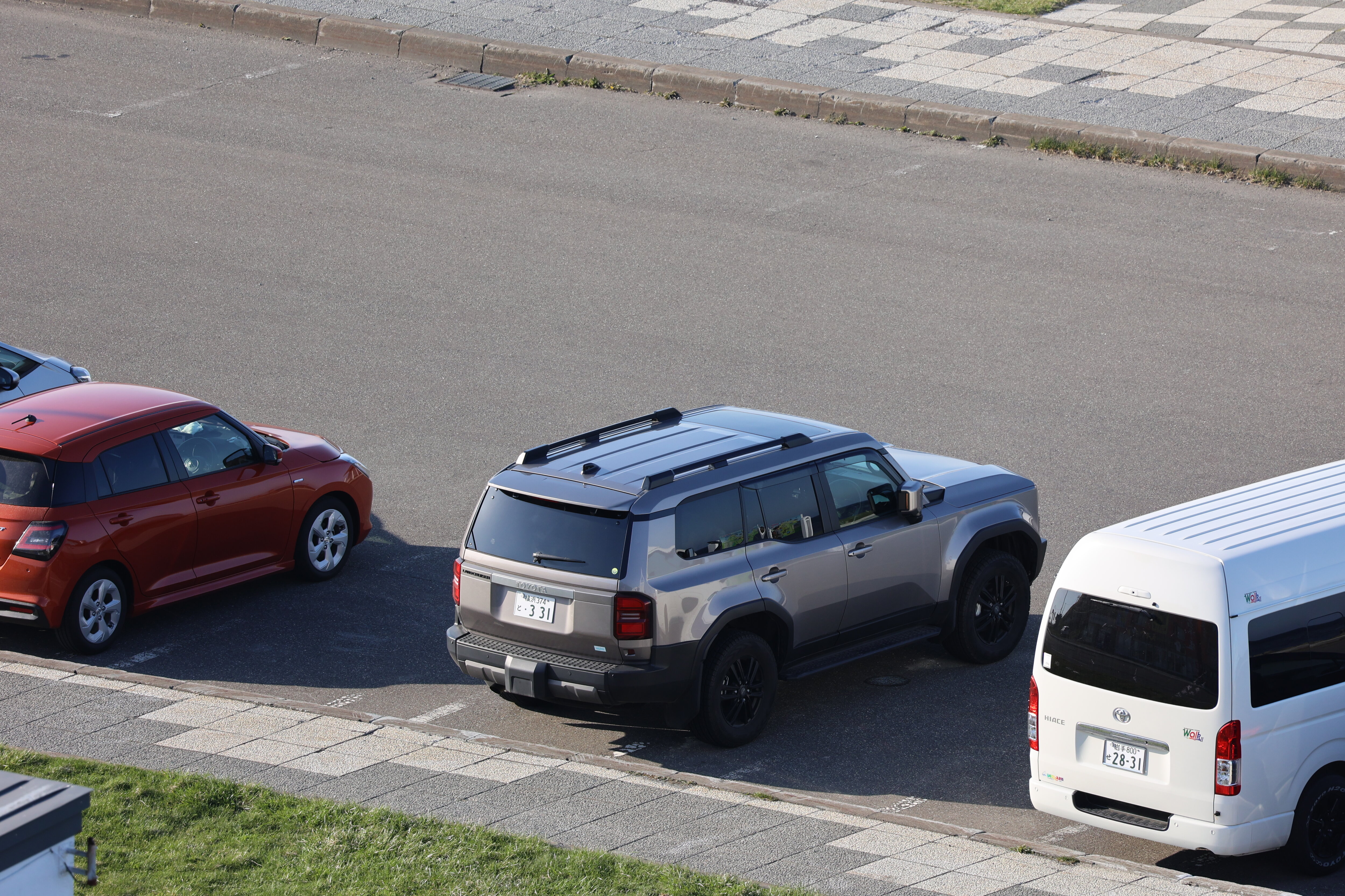 87.宗谷岬・駐車場のランドクルーザー