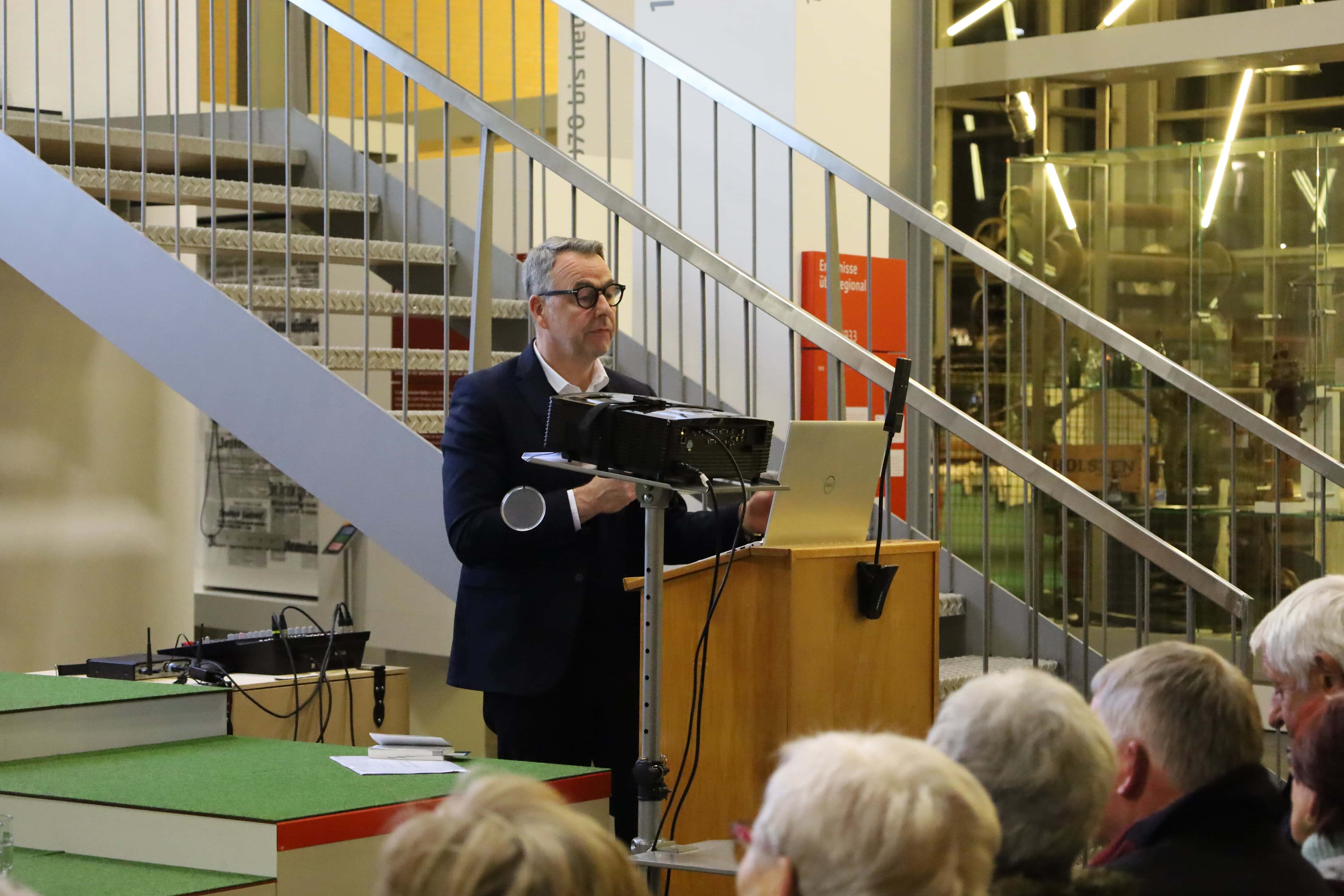 Aldag_3 Großer Andrang beim Verbrauchertag „Erben und Vererben – Streit vermeiden“ in Neumünster