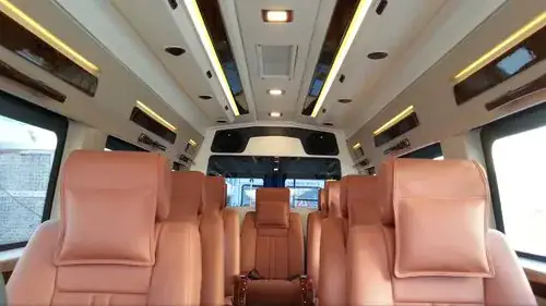 12 seater luxury tempo traveller 500x500 1
