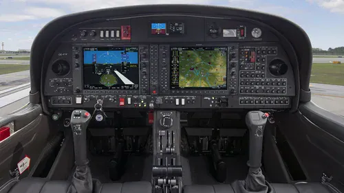 Diamond DA42 avionics panel