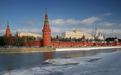 Разница между Метонимией и Синекдохой 1 Вызвали в Кремль может обозначаться что вызвали к президенту