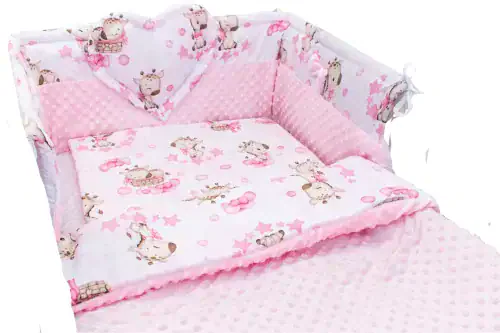 zestaw-do-lozeczka-z-ochraniaczem-z-sercem-zyrafa-minky-roz