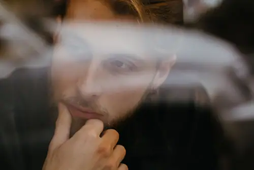 How to Read People in Sales Without Overthinking Every Twitch