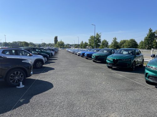 Véhicules Alfa Romeo Tonale, Seres et Dacia sur le parc