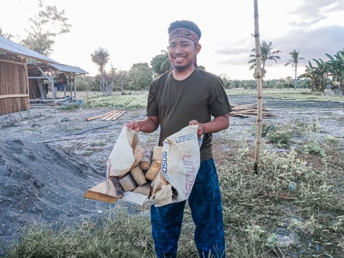 Catatan Guru Rantau #2: Mencari Kayu Bakar