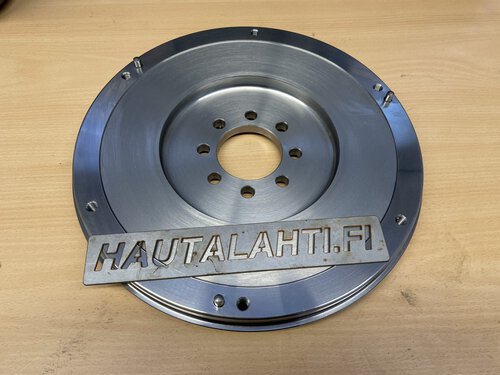 Volvo Teräsvauhtipyörä