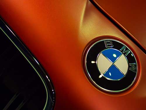 Разница между Маркой и Моделью 1 BMW — это марка, производится в Германии