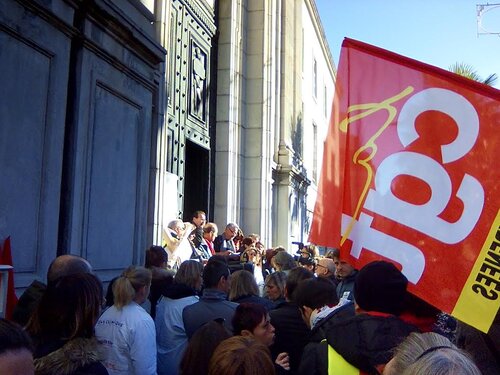 Tarbes palais justice Manif soutien personnels clinique