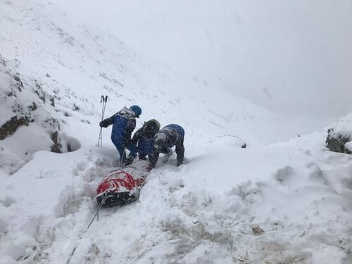 Pyrénées. sauvetage sous la neige pour les gendarmes du PGHM de Luchon
