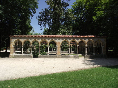 Tarbes, une partie du cloître du Jardin Massey s'est effondrée