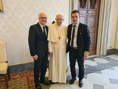Thierry Lavit invite officiellement le Pape François à Lourdes