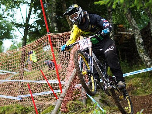 Victoire de Max Alran en VTT : les supporters en liesse
