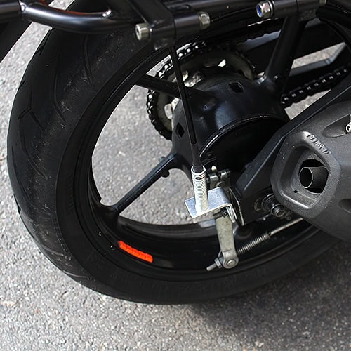 instalación de banderines para centros de enseñanza de moto bici cuatrimoto cda