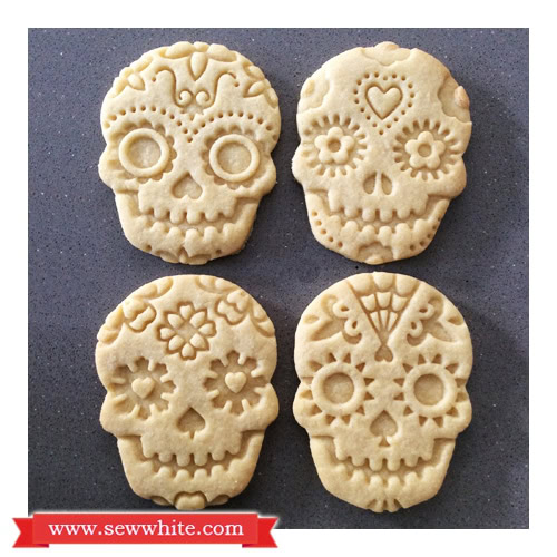 Sew White Day of the dead vanilla and ginger biscuits 1