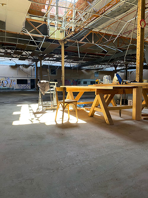 Hangar intérieur de l'ancienne usine de tissage Les Moulinages en cours de réhabilitation