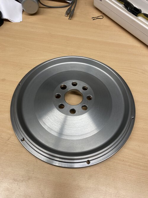 BMW teräsvauhtipyörä