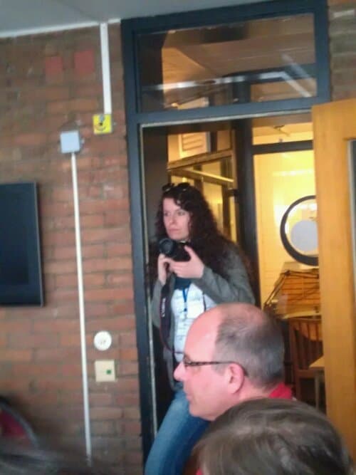 Ellen Ellen beim Bilder machen während der Session