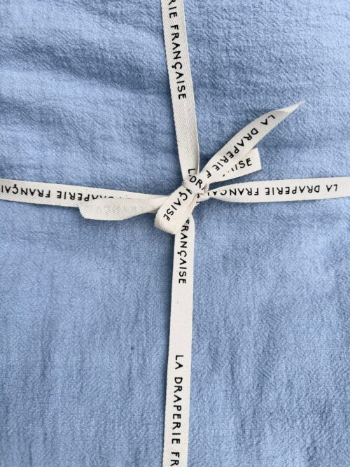 set de table en lin bleu ciel bohème chic La Draperie Française